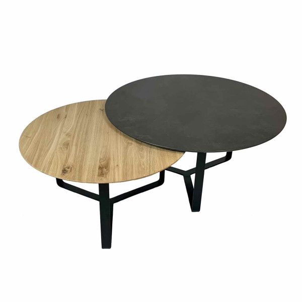 Ronald Schmitt – Durchmesser 90 cm, linker Tisch Höhe 40 cm Wildeiche, rechter Tisch Höhe 44 cm Ossido Nero